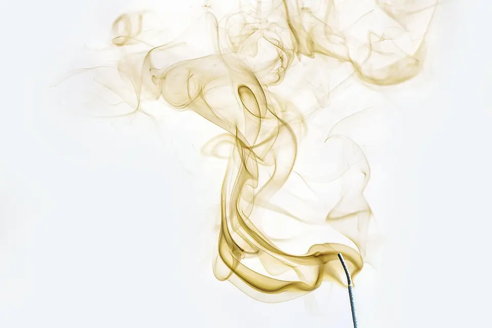 fumée pouvant s'échapper d'un appareillage électrique.